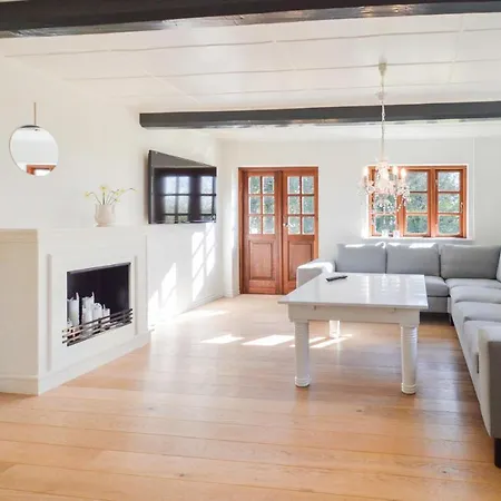 Holiday home Beautiful In With Kitchen
