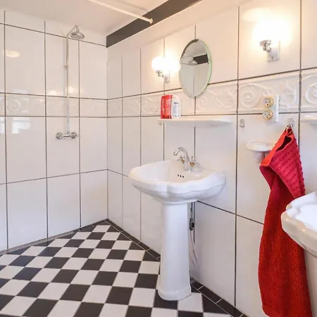Holiday home Beautiful In With Kitchen *