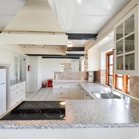 Beautiful In With Kitchen Holiday home *
